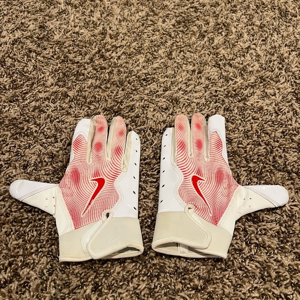 Nike Red and White Sports Gloves